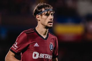 Problémy pro Spartu. Řeší zdravotní trable 7 hráčů, jeden musel na operaci