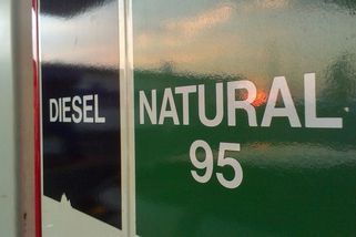 Zdražování benzinu a nafty se teprve pořádně rozjede - Novinky