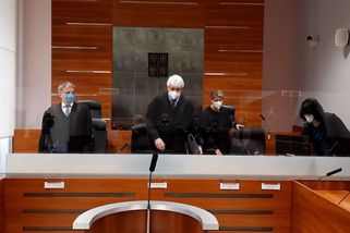 Firmy musí povinně testovat dál. Soud smetl dělníkovu žalobu - Novinky