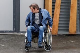 Lukášův stav děsí okolí a jeho situace rezonuje v celé Ulici • Filmožrouti.cz