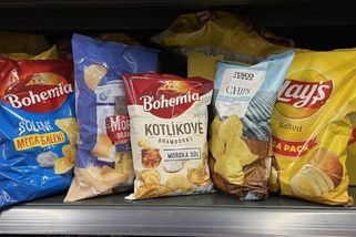 Redakční test 13 značek brambůrek: Vítěz s nejméně kalorií, poražený napěchovaný solí