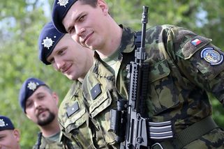 Ochota bránit svou zemi klesá. Česká armáda se loni zvětšila jen o 176 vojáků - Echo24.cz