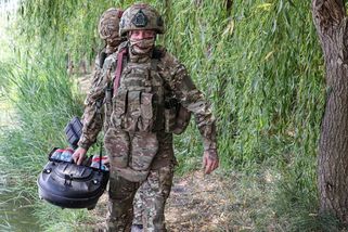 Ruští vojáci uvězněni v zóně smrti na Dněpru. Umírají hlady a žízní - Novinky