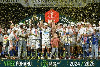 Sparta vybouchla ve finále poháru, trofej a postup do Evropy slaví Olomouc - Sport.cz