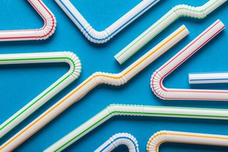 Dumazahrada | Plastová brčka nejsou jen na pití. Pomůžou vám minimálně 9x jinak doma i na cestách