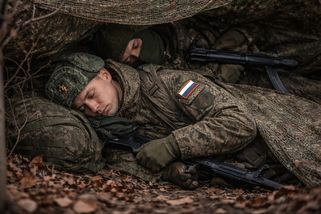 Video: Rusové usnuli na pozorovacím stanovišti. Ukrajinské speciální síly je bez boje zneškodnily