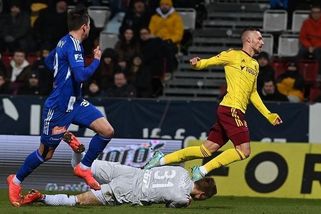 Favorité na úvod jara selhali. Sparta remizovala, Plzeň může přijít o první místo - Sport.cz