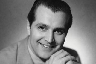 Krasavec Gustav Nezval odmítl poslat milenku na smrt a v 90 letech dožíval v autobuse na své zahradě - Médium.cz