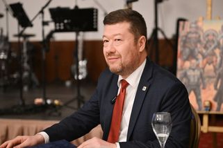 Okamura dál útočí na Ukrajince. Chce jim zrušit všechny dávky, Juchelka z ANO reaguje