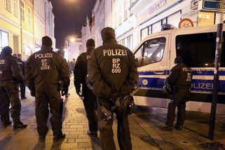 Německem hýbe znásilnění dvou školaček. Policisté pátrají po šesti cizincích - Novinky