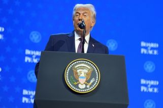 Trump: Uvolním peníze na tunel a pojmenujete po mně letiště a nádraží