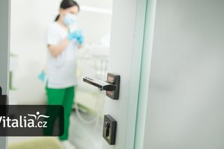 Zubaři chtějí vyjíždět k pacientům. Při návštěvní službě chrup zrentgenují i zaplombují