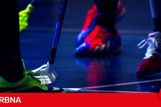 Pokuta za fandění v hale? Senior přivolal strážníky kvůli florbalovému utkání