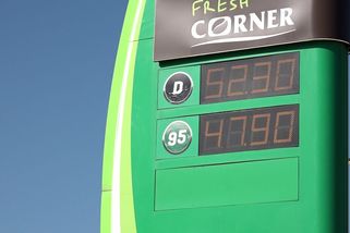 Benzin poprvé od začátku války zlevnil, nafta ale dál zdražuje - Novinky