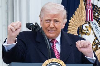 A je to tady. Trump chce přejmenovat Hormuzský průliv sám po sobě - Novinky