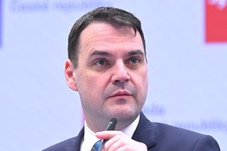 Škrty v rozhlase. Macinka chce zrušit službu, kterou si stát platí od roku 1936