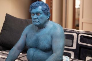 RECENZE: Ovce v podprsence, Avatar ve vířivce. Buldok z Poděbrad je spíš bláznivá komedie než krimi - Novinky