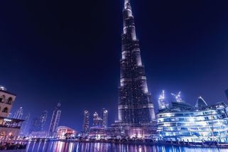 Vertikální palác na hliněných nohou. Co vám v Dubaji neřeknou o Burj Khalifa - Médium.cz