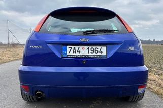 Auto po Petru Čtvrtníčkovi je na prodej. A jde o hodně zajímavý, ostrý kousek. Navíc prý ve velmi dobrém stavu - Garáž.cz