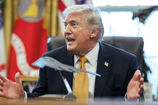 USA útoky na Írán ukončí během dvou nebo tří týdnů, řekl Trump - Seznam Zprávy