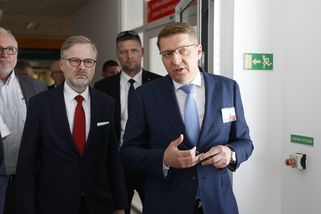 „Bez ekonomického důvodu.“ ČNB kritizuje transakce premiérova poradce v záložně - Seznam Zprávy