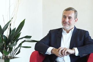 Jahn: Dílů pro spalovací motory není dost, elektroauta se neprodávají - Seznam Zprávy