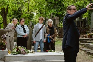 Myslíte, že vaše rodina je šílená? Pusťte si nový seriál Pád rodu Kollerů