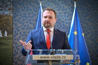 Pro získání důchodu má stačit méně odpracovaných let, navrhuje ministr Jurečka