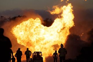 Další útok na Krym. Hoří sklad největší sítě čerpacích stanic - Novinky