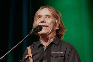 Smutný konec Jarka Nohavici. Je z něj hvězda okraje společnosti - Médium.cz