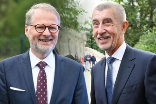Petr Fiala kopíruje Andreje Babiše: Za debatu o párku s hořčicí to pěkně schytal