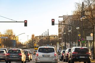 Aktivisté chtějí v Berlíně zakázat i elektromobily. Svézt se autem by šlo jen 12x za rok a na povolení - Echo24.cz