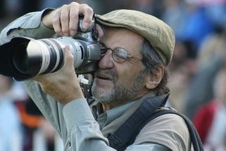 Česká kulturní scéna truchlí: Náhlá smrt opěvovaného představitele zaskočila miliony lidí i umělecký průmysl - ohromná ztráta pro pro celý svět!