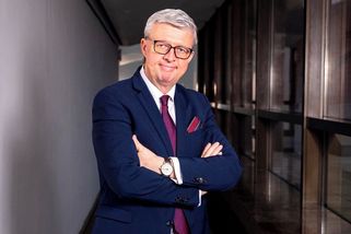 Vicepremiér Havlíček inkognito na pumpě