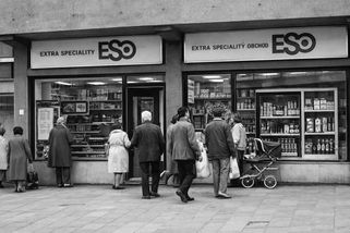 Za socialismu tam mlsouni chodili pro uherák a párky. Prodejny ESO ale nebyly pro chudé příbuzné - Médium.cz