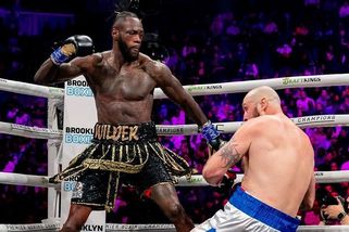 Strašlivá rána! Wilder ozdobil comeback drtivým k.o. - Sport.cz