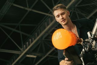 Keramik a sklář. V Karlových Varech se budou znovu vyučovat tradiční obory