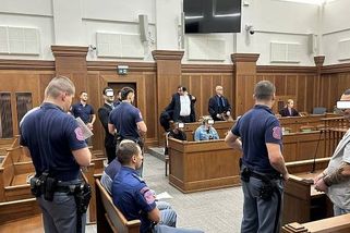 Soudu v Ostravě došla ve velké drogové kauze trpělivost s advokátem