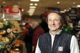 Chceme nakupování Čechů zklidnit. Když je zboží v akci, objednáváme ho stokrát více, říká v prvním rozhovoru šéf Lidlu