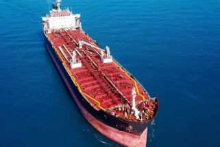 Data ze sledování ukazují, že Hormuzským průlivem proplouvá stále více lodí - Echo24.cz