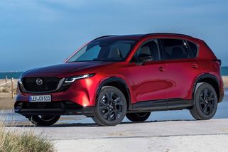 Řídili jsme nový bestseller Mazdy: Vypadá skvěle, má tradiční benziňák i 4×4. Solidně vybavený základ přitom nestojí pálku - Garáž.cz