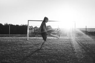 Zemřela Nicol Valentová