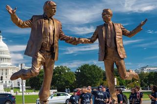 Komentář: Bílý dům ukázal obětem Epsteina i veřejnosti „fakáče“ - Seznam Zprávy