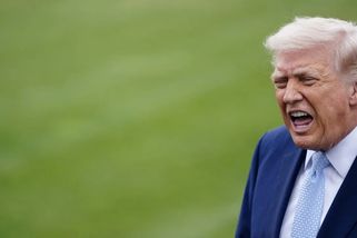 FT: Trump pohrozil nedodáním zbraní Ukrajině, pokud Evropa nepomůže s Hormuzem