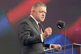 Fico na oslavách slovenského povstání citoval Hitlera. Hájil cestu za Putinem - Seznam Zprávy