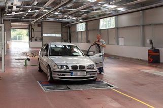 Čistka starších aut začala. STK nekompromisně vyhazuje za emise, oprava stojí víc než celé auto