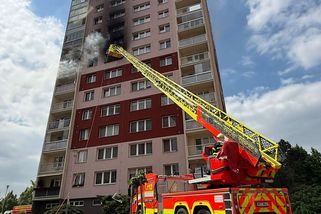 Výbuch v paneláku v Ostravě způsobila asi elektrokoloběžka. Žena unikla po hromosvodu, pes nepřežil - Novinky