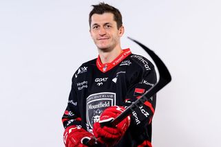 Třaskavý start pro nechtěného Radila. V dresu Hradce se hned v prvním kole vrátí do Pardubic - Sport.cz