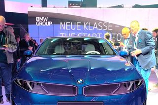 BMW pro příštích padesát let. Z řady 3 se stal elektromobil, na nějž zákazníci čekali