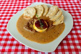 Svíčková na smetaně – recept starý 150 let, který strčí moderní kuchařky do kapsy! | Zdraví na talíři